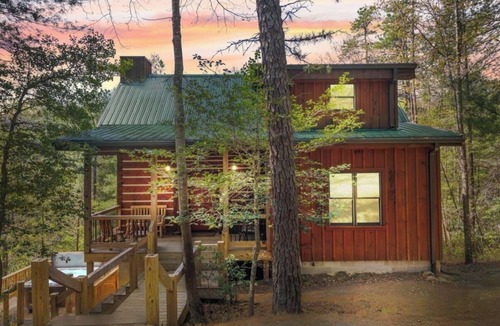 Zoe Cabin | Secluded Cliffview Cabin with Amazing View & Hot Tub, Nestled on 4 Private Acres