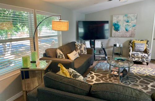 Oak Creek House | Sedona Red Rock Garden of Paradise Pets friendly and Hot tub