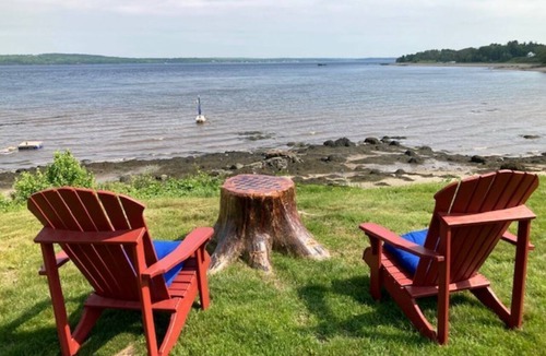 Sandy Point Cottage | SEPTEMBER 28-30 LAST DAYS OPEN IN 2026. DON’T MISS OUT STAYING ON THE WATER