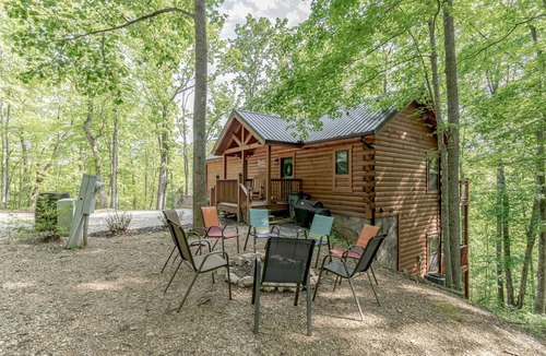 Rogers Cabin | Serendipity Cabin- Relax & Recharge at RRG