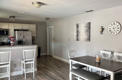 Clearwater House | Serene 3-bedroom house with AC and saltwater pool in charming Clearwater.