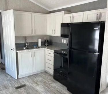 Tellico Plains Apartment | Serene Tiny Home - Biker-Friendly, Close to Skyway
