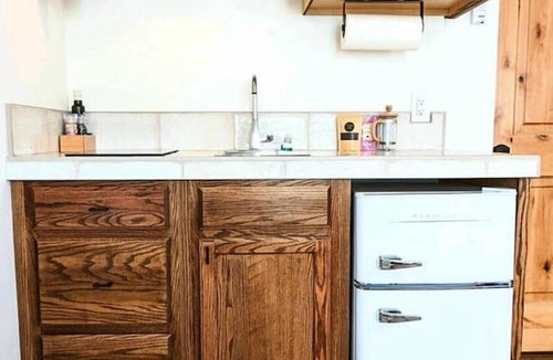 Silver Lake Apartment | Silver Lake Studio Suites with Sunset Rooftop Views