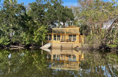 Town 'n' Country House | Sleeps 20+, 2 houses, Swim-Spa, hot tub, bachelor and party place