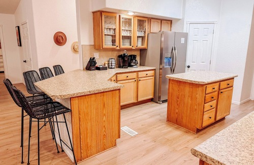 Cottonwood-Verde Village House | Sleeps 20, 8 bedrooms/5 bath, 15 mins to Sedona and 0.3 mi to hiking trails!