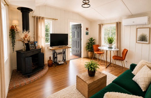 South Park Cottage | South Park Pet Friendly Gem – Walk to Cafes, near Balboa Park/Zoo & Downtown