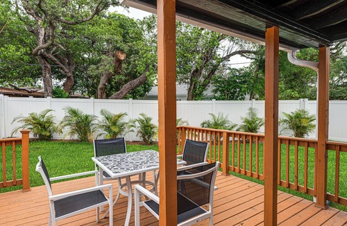 Ballast Point Apartment | South Tampa Home - Fenced Yard - Walk to Bayshore - Close to Macdill AFB