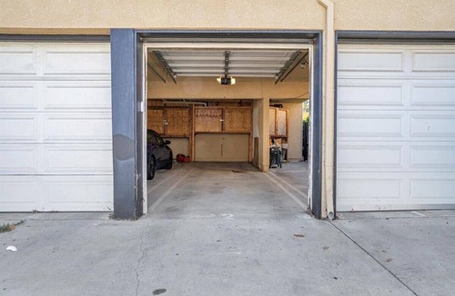 Central San Pedro Condo | Spacious 2BR/2.5BA Coastal Retreat- Parking, Walkable to Water, Near Highways