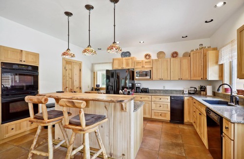 Cortez Ski Chalet | Spacious 3BR Chalet in Charming Dolores, CO- Hot Tub, Deck & Mountain Views