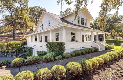 California Wine Country House | Spacious 4-bedroom farmhouse with private pool & vineyard views in Hopland