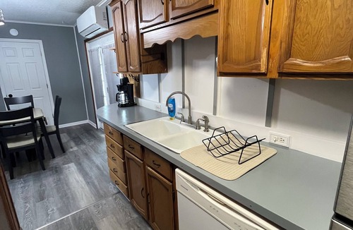 Bluewell House | Spacious 4-bedroom house in Bluefield 6 miles from Pocahontas Trailhead.