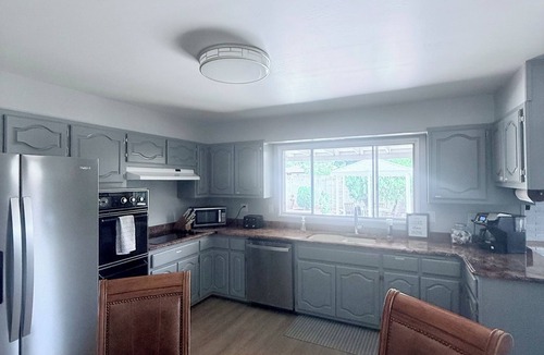 Northeast Heights House | Spacious 4-bedroom house with a Pool, AC, WiFi located in Northeast Albuquerque