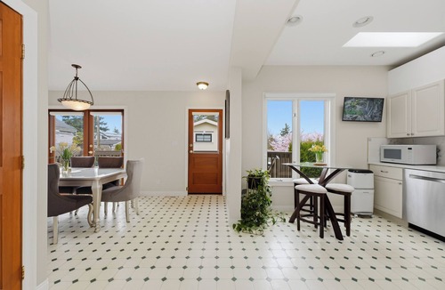 West Point Grey House | Spacious 4BR Home FIFA & Family Near UBC