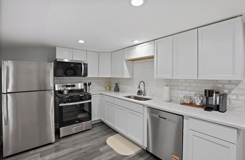 Berwyn House | Spacious 5-bed 2-bath house - Berwyn