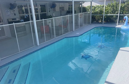 Providence Lakes House | Spacious 5 bedroom home with WiFi and air conditioning in charming Brandon.