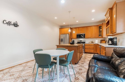 Springfield House | Spacious 5BR Retreat for Families & Groups, 4.5BA, Comfort & Style