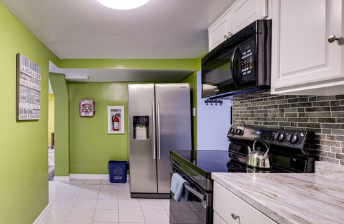 Seminary Hill House | Spacious 6-bedroom house in perfect Alexandria with EV Charger and Office space