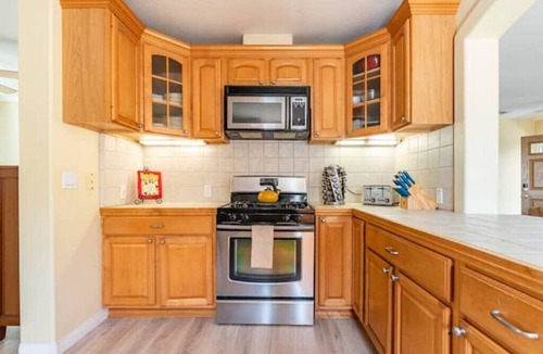 Belmont Heights House | Spacious,best location,walk to beach, shops & dine