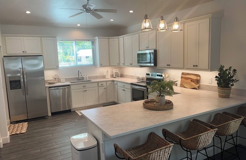 Anglers Park House | Spacious, Completely Renovated 3BR Keys Getaway By John Pennekamp & Restaurants
