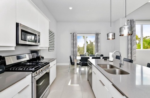 Reunion Apartment | Spacious Condo near Disney w/ Hotel Amenities - 7770 - 27 - 214