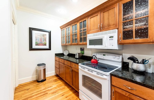 Beach Institute Cottage | Spacious Cottage w/King Bed, Patio, Easy Parking by Lucky Savannah