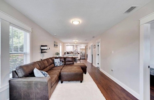 South Seminole Heights House | Spacious Getaway | Cozy & Modern | Backyard Dream