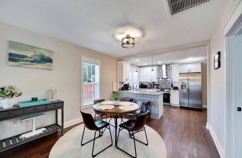 South Seminole Heights House | Spacious Getaway | Cozy & Modern | Backyard Dream