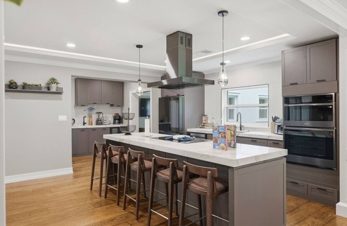 Clearwater House | Spacious HOME sleep 19+ - heated pool option and LAKE VIEW