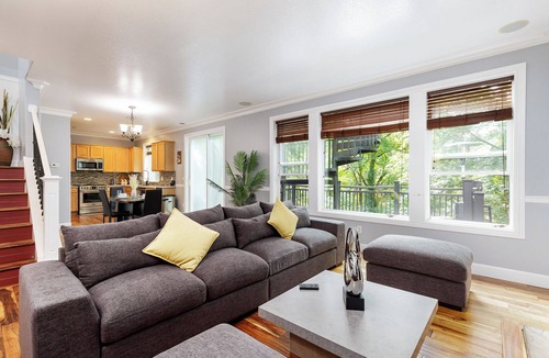Gresham House | Spacious Mt Hood Skiing Retreat - Pet-Friendly - Forest, Deck, Near Portland