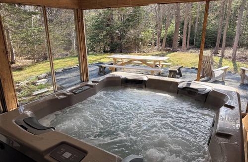 Brooklin House | Spacious private modern 4-bedroom house in beautiful natural setting in Brooklin