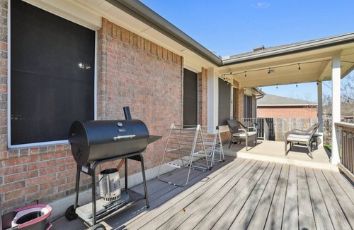 Preserve At Stone Oak House | Spacious Round Rock Retreat with King Suite, Separate Office, Patio, BBQ & Garage