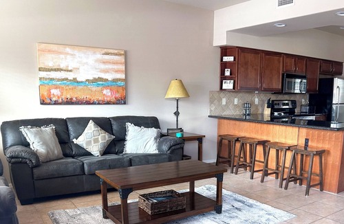 Oak Creek House | Spacious Townhome Near Bell Rock Hiking Trails with Red Rock Views