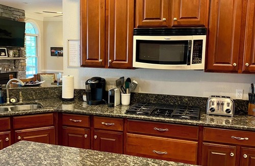 Mount Holly House | Spacious Water Front House off of Potomac River 5 Bedroom/5 Full Bath