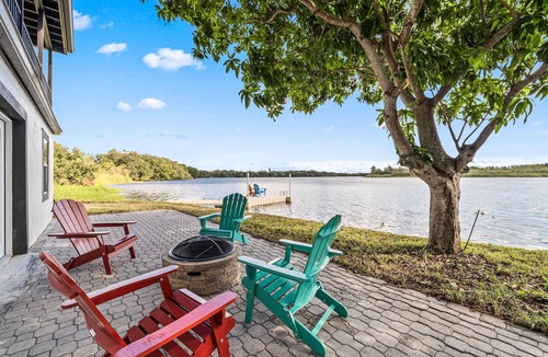 Temple Crest House | Sprawling river view estate with game room dock kayaks grill and fishing gear