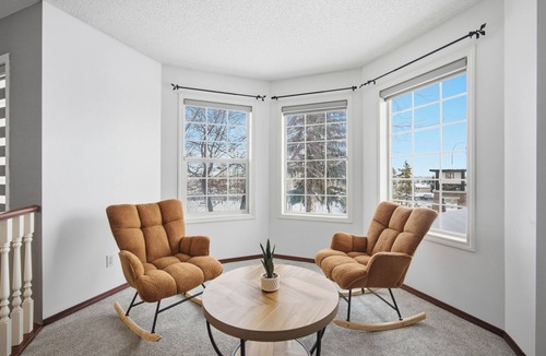 Panorama Hills House | Steps-Country Hills Centre | 10 mins YYC Airport | Beautiful House