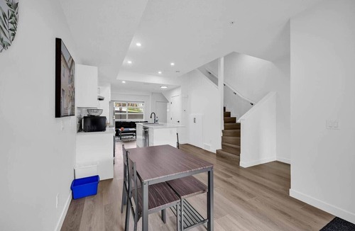 Crescent Heights House | Steps to Downtown-Crescent Heights