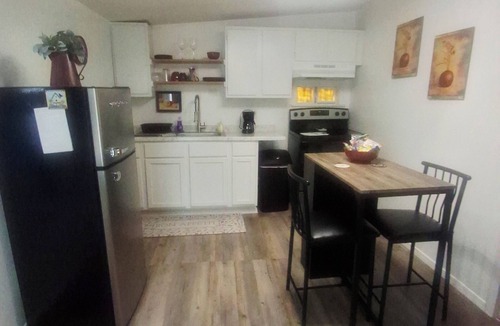 Redwood Apartment | STUDIO 5 to 10 MIN DRIV TO RIVER/HOSPITAL/TOWN, 10 TO TX STATE UNIV