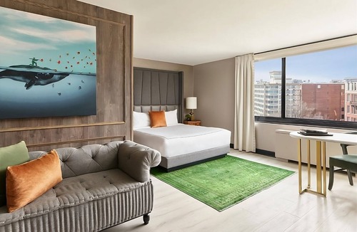 Logan Circle House | Studio King at Viceroy Washington DC, Short Drive to The National Mall!