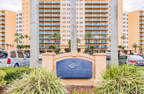 Bay Esplanade Condo | Stunning 1/1 Beachfront Oasis at Regatta Beach Club - Gulf Views Galore!