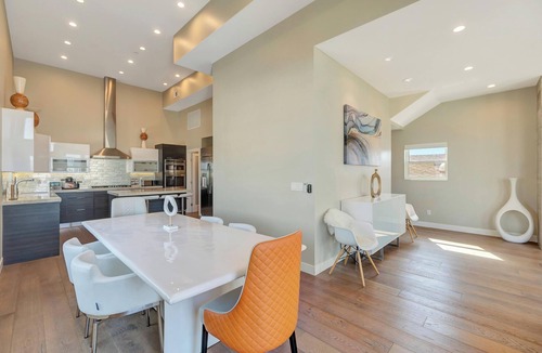 Sunset Beach House | Stunning Luxurious Home with Rooftop, Steps to Sand/Beach