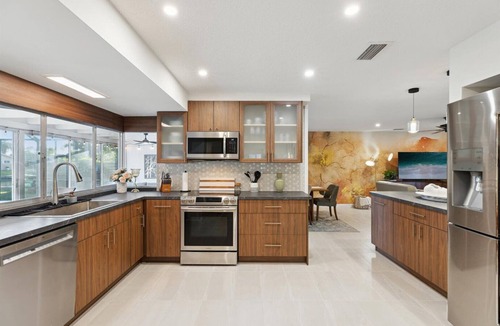 Venetian Way House | Stunning Ultimate Canal Front Home With Pool. 4 Bedroom 2 Bath Coastal Retreat 🌴
