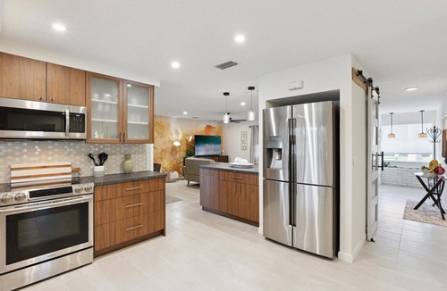Venetian Way House | Stunning Ultimate Canal Front Home With Pool. 4 Bedroom 2 Bath Coastal Retreat 🌴