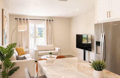 North Redondo Cottage | Stylish California Cottage Private Backyard 15 Min to Manhattan Beach & LAX