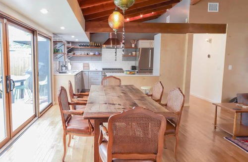 Alamo Heights House | Stylish Family Mid Century Modern 4 bed, 3 bedroom