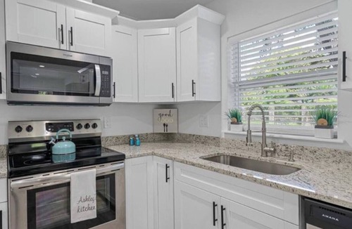 Sulphur Springs Apartment | Stylish in heart of Tampa 2bed/2bath Close to YBOR