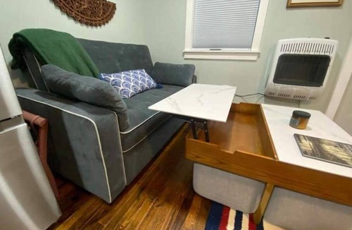 Jodie House | Stylish Riverfront Tiny House