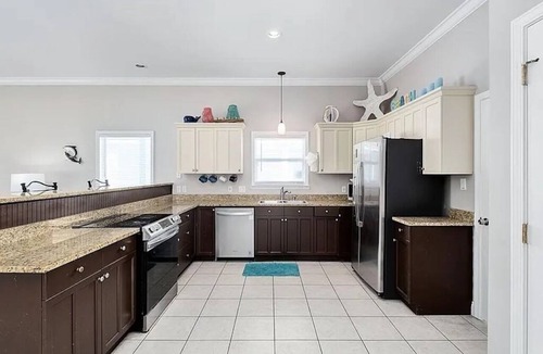 Village of Sugar Beach House | Sugar Sand 30A Retreat - 5BR Seagrove Home w/Private Pool, 3 min walk to Beach!