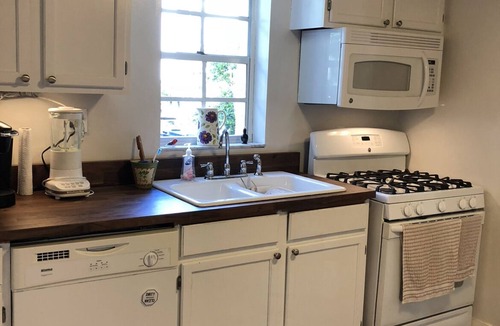 Davis Islands House | Summer Getaway CLOSE - UT, TGH, Downtown, Riverwalk, Channelside, Sparkman Wharf