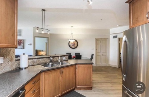 Central Okanagan House | Sunset Waterfront Resort, Executive Townhouse 1. Luxury Lakeside, Lakeview 3 & 2