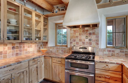 Abiquiu House | Superb - 2 Bedroom, 2 Bath, Sleeps 8 in 4 beds plus more